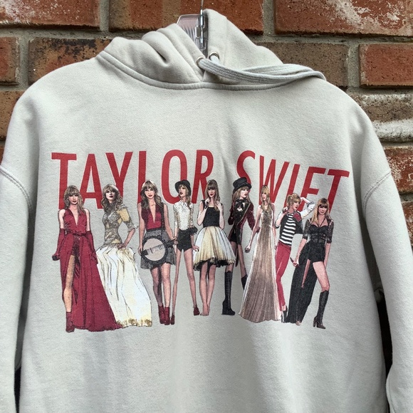 Taylor Swift Hoodie (Taylor’s version, Eras tour merch) - Picture 2 of 5
